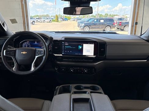 Used 2024 Chevrolet Silverado 3500 LTZ AWD/4WD image 17