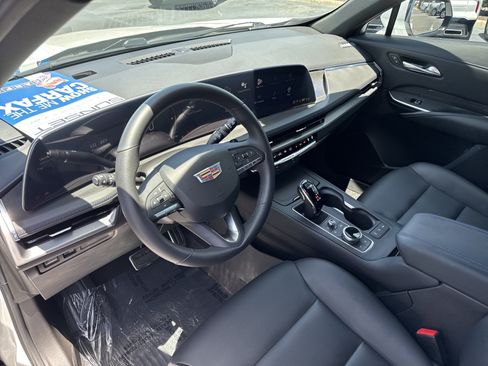 Certified 2024 Cadillac XT4 Sport w/ LPO, Floor Liner Package FWD image 20