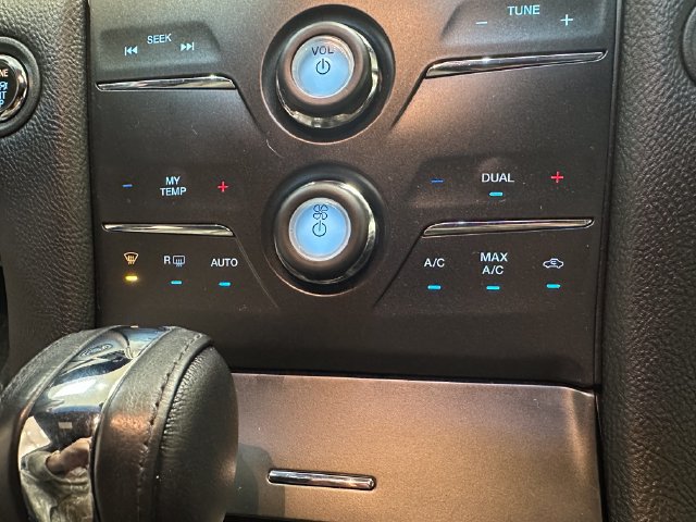 Used 2018 Ford Taurus SEL w/ Equipment Group 201A AWD/4WD image 12