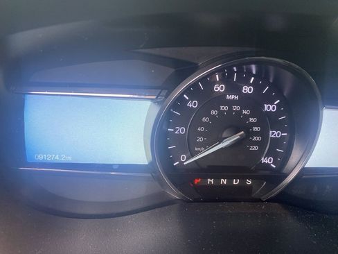 Used 2018 Ford Explorer XLT w/ Equipment Group 202A image 10