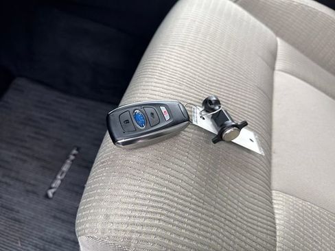 Used 2025 Subaru Ascent Premium AWD/4WD image 31