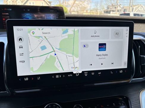 Used 2025 Ford Expedition Platinum w/ Driver's Package AWD/4WD image 32