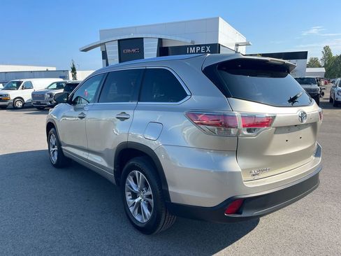 Used 2015 Toyota Highlander XLE image 3