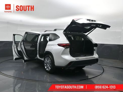 Used 2023 Toyota Highlander Limited w/ Protection Package #3 (TMS) AWD/4WD image 62