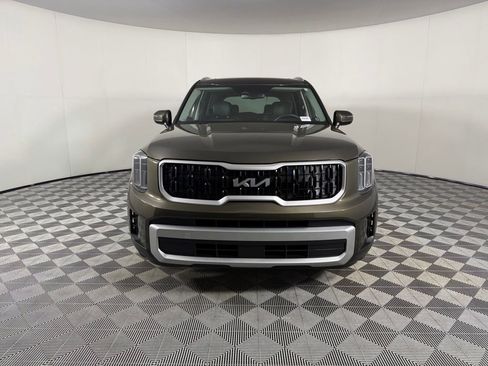 Used 2023 Kia Telluride EX w/ EX Captain's Chair Package FWD image 7