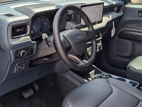 New 2025 Ford Maverick Lariat w/ Black Appearance Package image 4