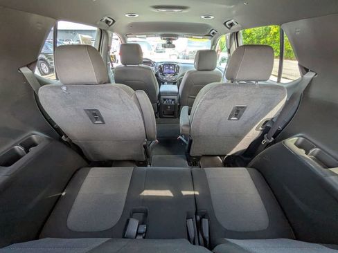 Used 2023 Chevrolet Traverse LT FWD image 34