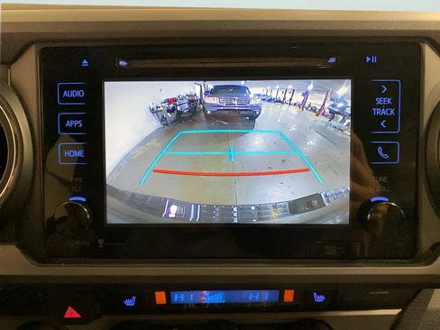 Used 2016 Toyota Tacoma SR image 19