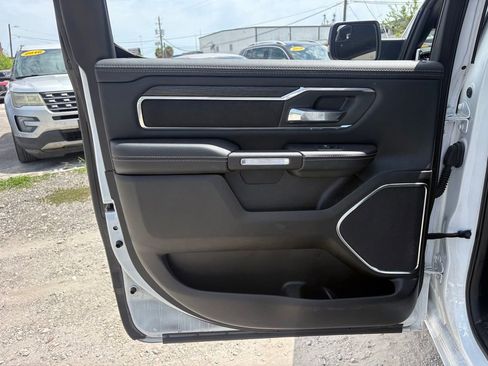 Used 2024 RAM 1500 Laramie AWD/4WD image 12