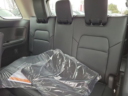 New 2026 Nissan Pathfinder Platinum image 10