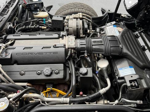 Used 1993 Chevrolet Corvette Coupe RWD image 29