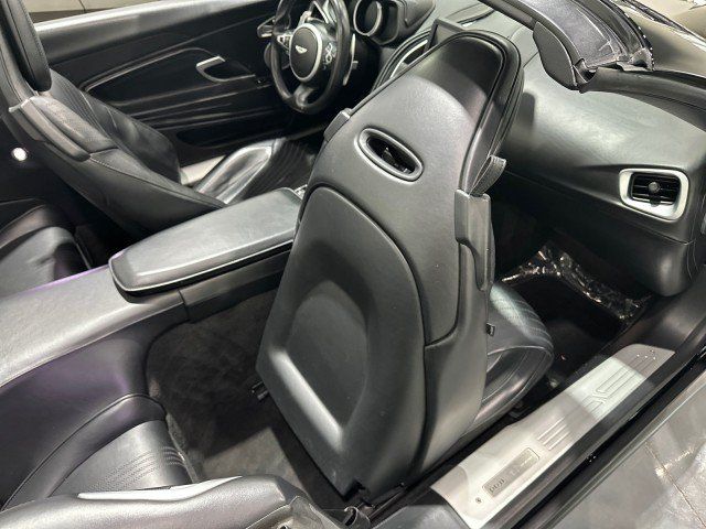 Used 2019 Aston Martin DB11 Volante RWD image 54