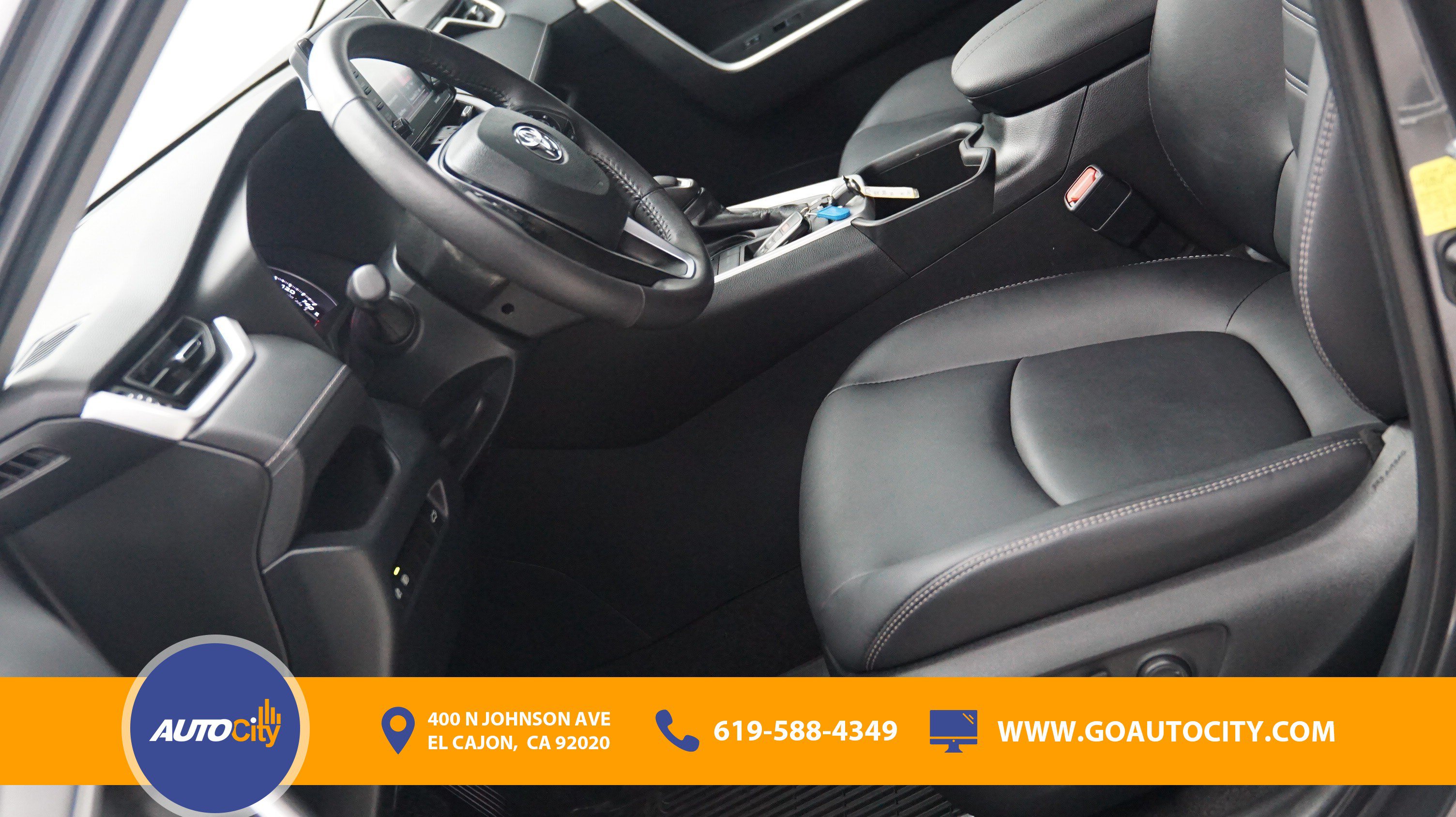 Used 2022 Toyota RAV4 XLE Premium FWD image 9