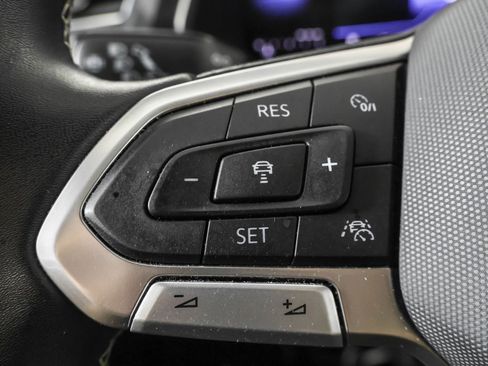 Used 2023 Volkswagen Tiguan SE FWD image 26