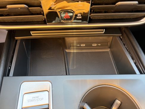 Used 2024 Volkswagen Atlas SE image 18