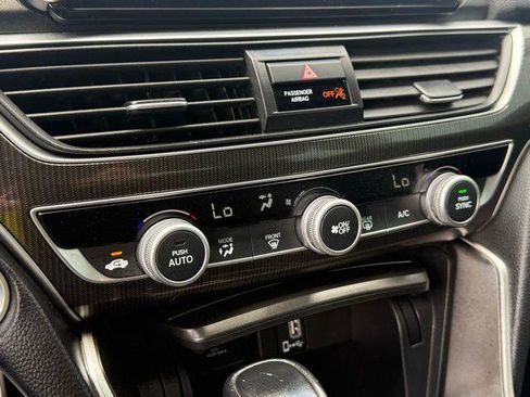 Used 2019 Honda Accord Sport image 11