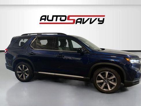 Used 2025 Honda Pilot Touring image 8