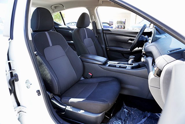 Used 2024 Nissan Sentra SV FWD image 19