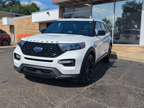 Used 2022 Ford Explorer ST w/ Equipment Group 401A AWD/4WD image 3