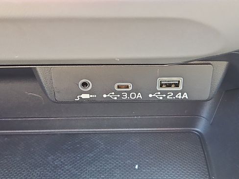 Certified 2025 Subaru Crosstrek 2.0i Premium image 10