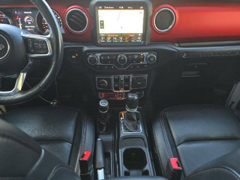 Used 2021 Jeep Wrangler Unlimited Rubicon AWD/4WD image 11