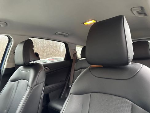 Used 2023 Kia Sportage EX image 15