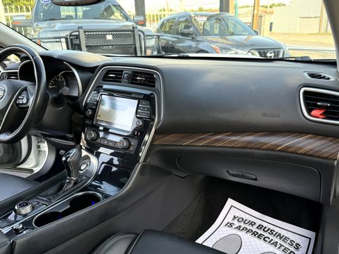 Used 2016 Nissan Maxima Platinum w/ Interior Lighting Package FWD image 42