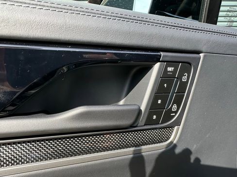 Used 2026 Porsche Cayenne Turbo image 19
