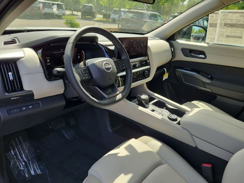 New 2026 Nissan Pathfinder SL AWD/4WD image 19