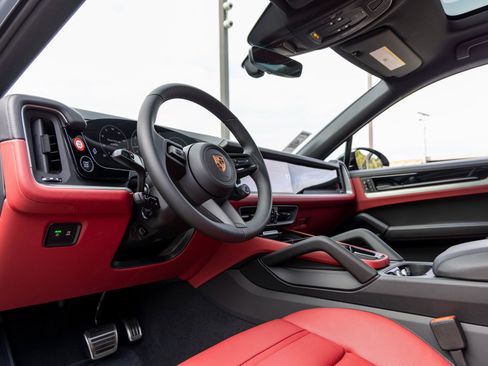 New 2026 Porsche Cayenne S image 27