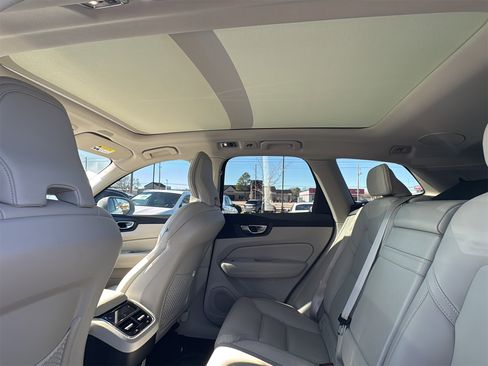 Used 2021 Volvo XC60 T5 Inscription w/ Advanced Package image 13