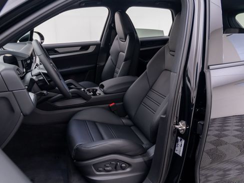 New 2026 Porsche Cayenne AWD/4WD image 5