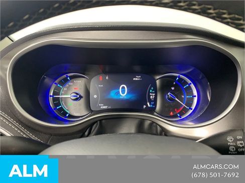 Used 2024 Chrysler Pacifica Limited FWD image 26