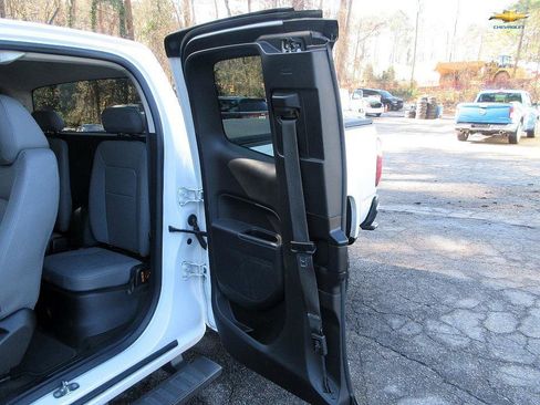 Used 2017 Chevrolet Colorado W/T image 16