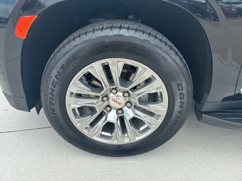 Used 2022 GMC Yukon XL Denali AWD/4WD image 13