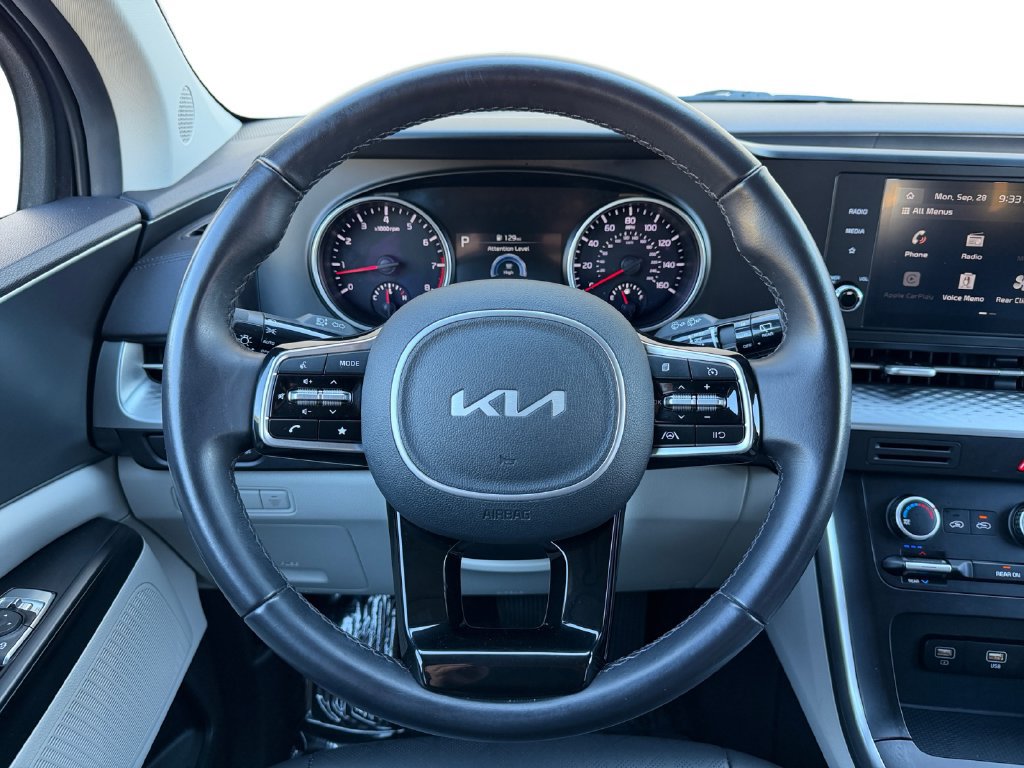 Used 2022 Kia Carnival LX FWD image 25