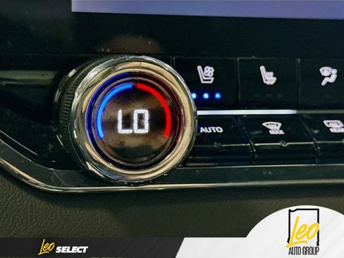 Used 2025 Chevrolet Colorado ZR2 w/ Technology Package AWD/4WD image 24