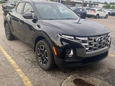 Used 2022 Hyundai Santa Cruz SEL AWD/4WD image 2