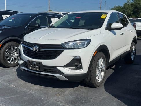 Used 2022 Buick Encore GX Preferred w/ Cold Weather Comfort Package FWD image 2
