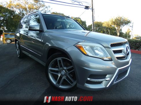 Used 2013 Mercedes-Benz GLK 350 4MATIC image 5