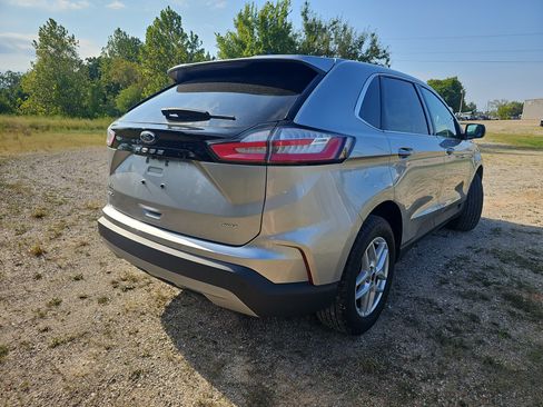Used 2024 Ford Edge SEL AWD/4WD image 4