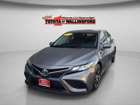 Certified 2024 Toyota Camry SE FWD image 1
