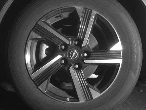 Used 2025 Nissan Sentra SV image 12