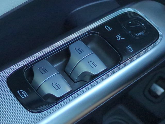 Used 2026 Mercedes-Benz GLC 300 image 25
