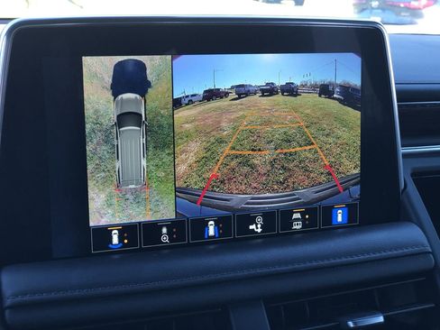 Used 2022 Chevrolet Tahoe Z71 w/ Z71 Off-Road Package image 22