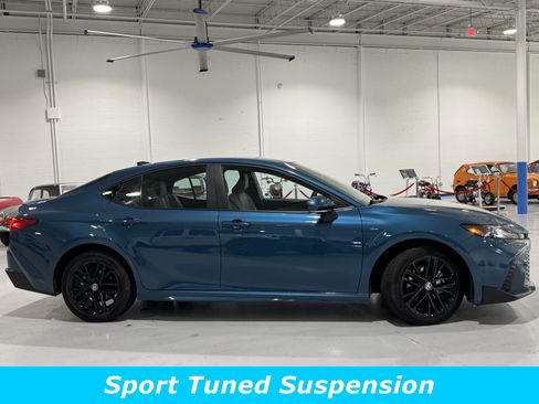 Used 2025 Toyota Camry XSE image 2