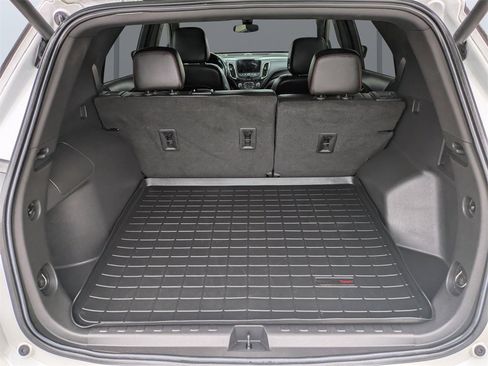 Used 2022 Chevrolet Equinox RS w/ RS Leather Package image 12