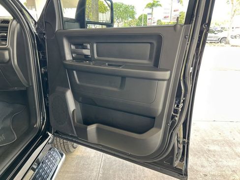 Used 2024 RAM 3500 Tradesman w/ Chrome Appearance Group AWD/4WD image 28