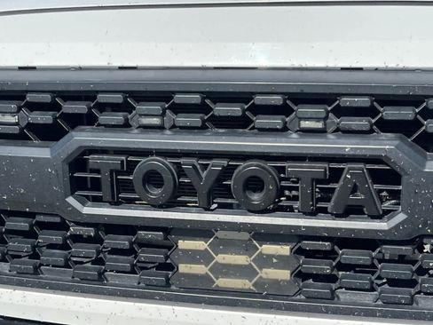 Used 2019 Toyota Tacoma TRD Off-Road w/ TRD Premium Off Road Package AWD/4WD image 13
