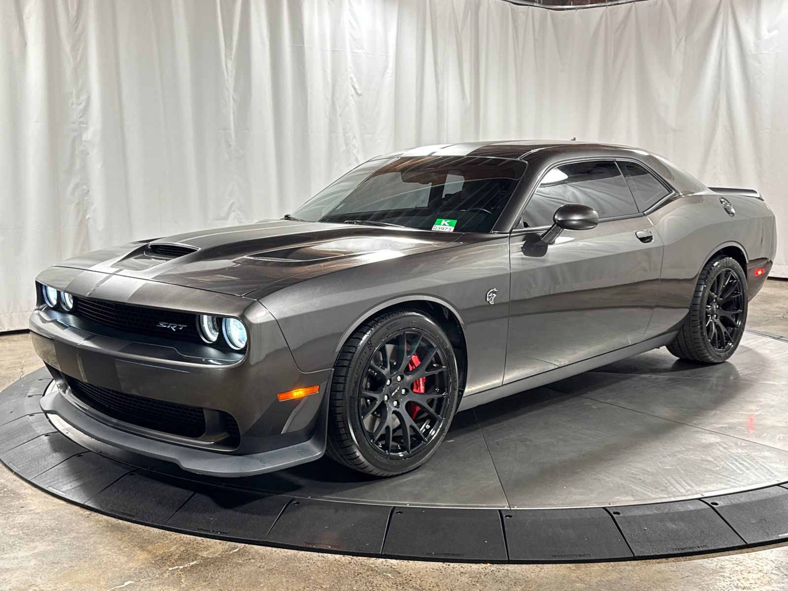Used 2015 Dodge Challenger SRT Hellcat RWD image 1